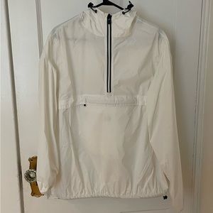 2025 SALE! 08 Lifestyle quarter-zip, packable rain jacket. Size L.